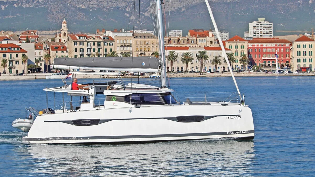 Fountaine Pajot Astrea 42 - Mojo exterior view 1