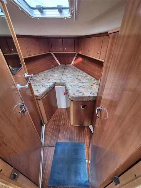 Aurora IV — 5. Aurora fwd cabin