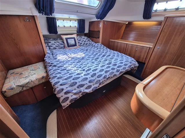 Aurora IV — 2. Aurora aft cabin