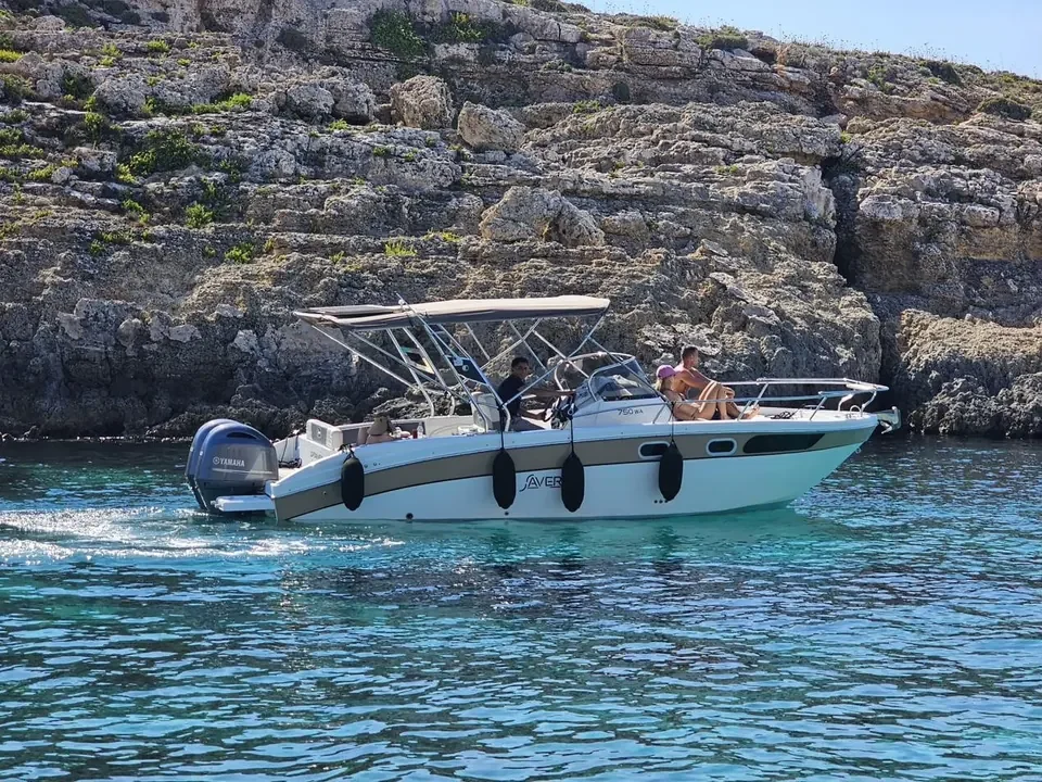 Saver 750 WA Motorboat
