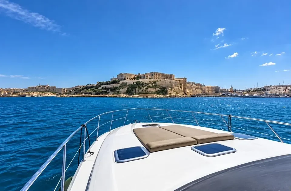 Bow sunpad on the Cranchi Mediterranée 43