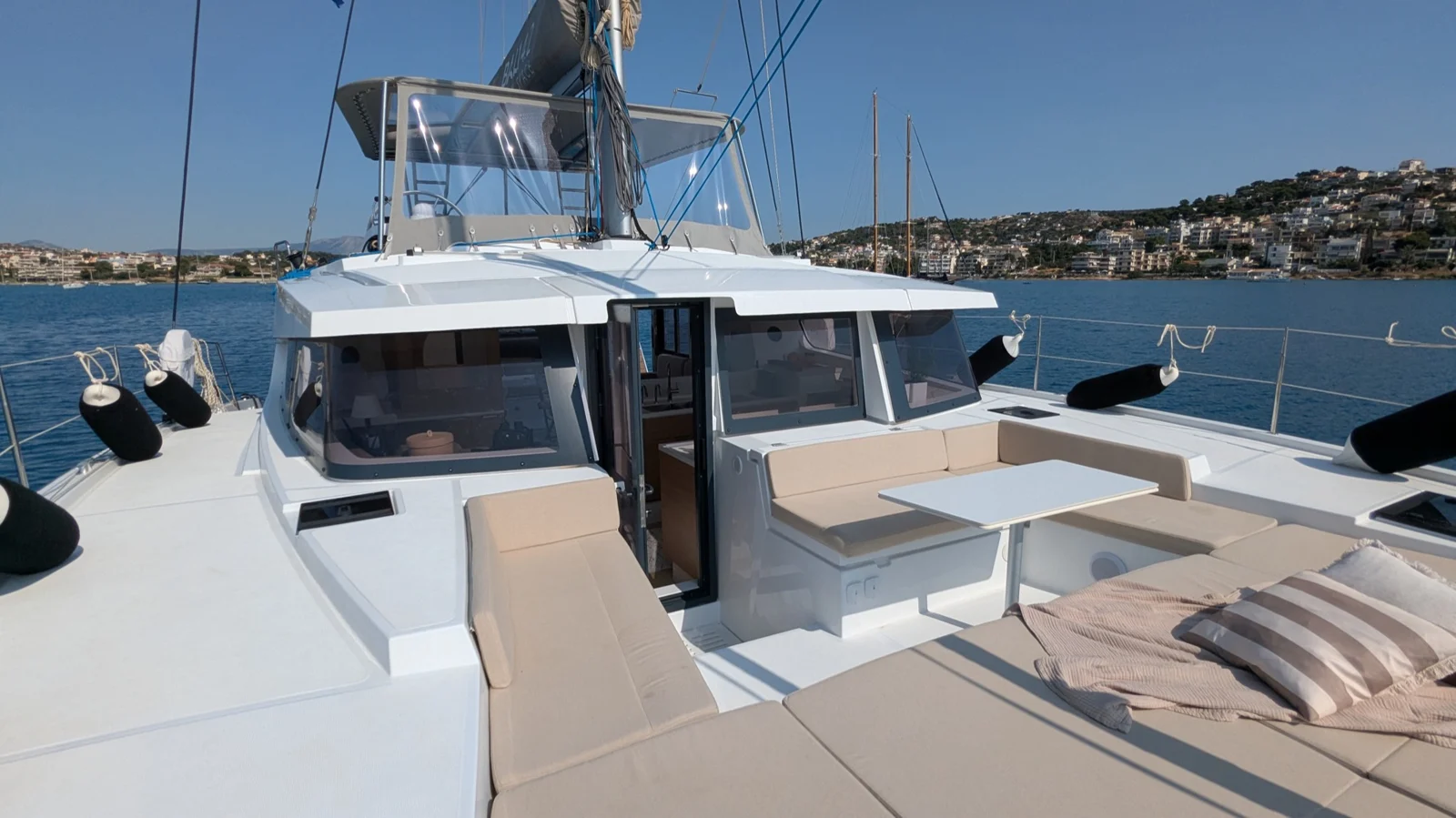 Leo — Bali 4.2 — EGOcharter - Bali 4.2 LEO for charter in Greece