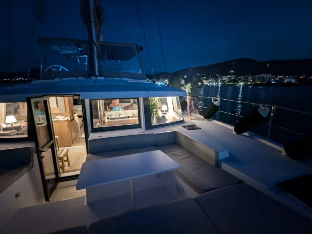 Leo — Bali 4.2 — EGOcharter - Bali 4.2 LEO for charter in Greece