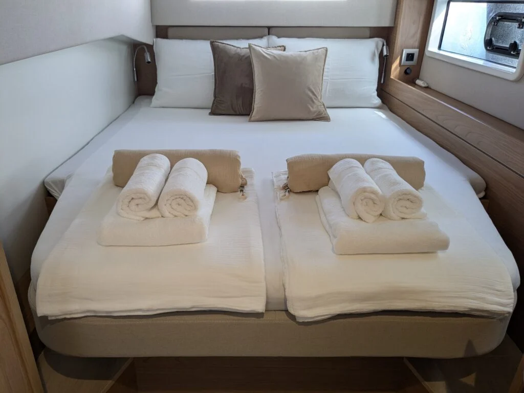 Leo — Bali 4.2 — EGOcharter - Bali 4.2 LEO for charter in Greece