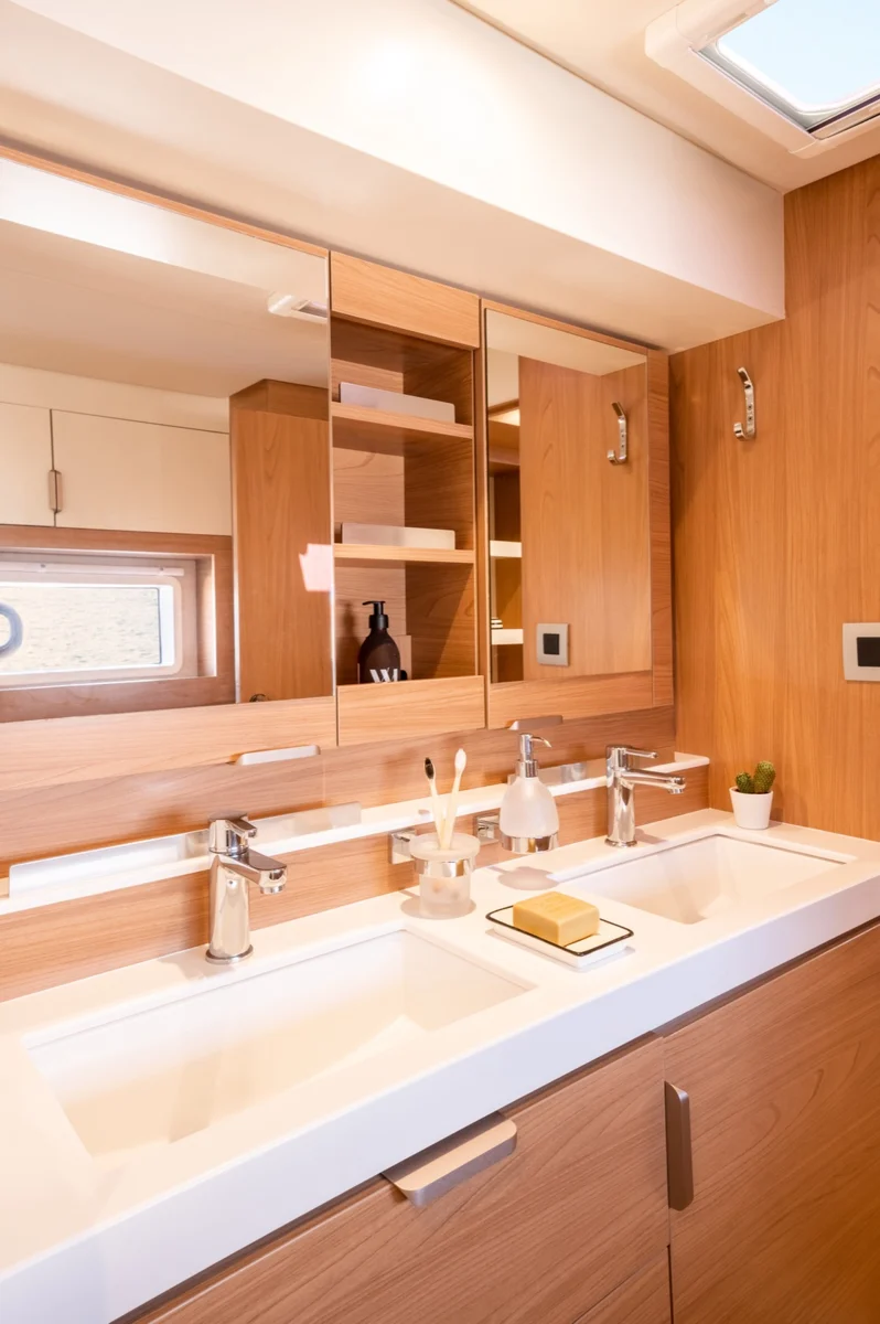 Leo — Bali 4.2 — EGOcharter - Leo Bali 4.2 3-cabin catamaran for charter