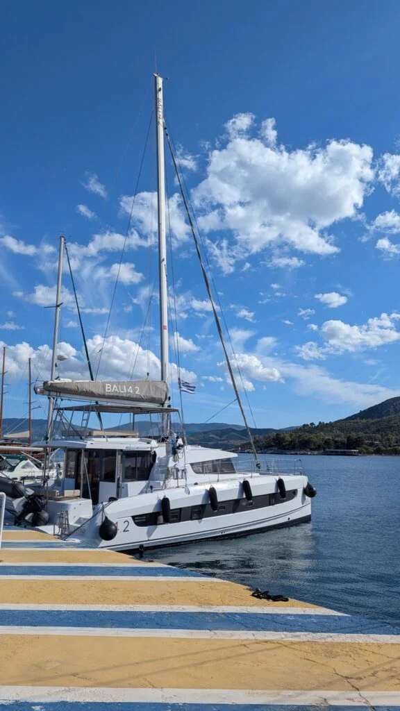 Leo — Bali 4.2 — EGOcharter - Bali 4.2 LEO for charter in Greece
