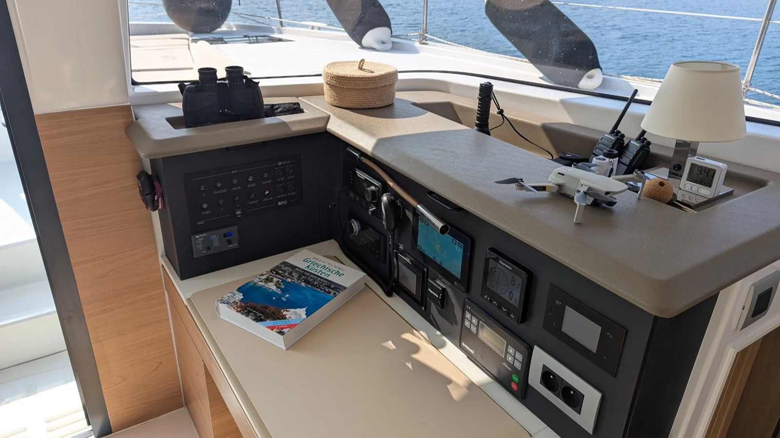 Leo — Bali 4.2 — EGOcharter - Bali 4.2 LEO for charter in Greece