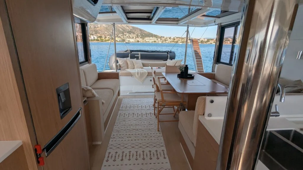 Leo — Bali 4.2 — EGOcharter - Bali 4.2 LEO for charter in Greece