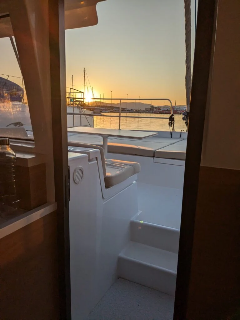 Leo — Bali 4.2 — EGOcharter - Bali 4.2 LEO for charter in Greece