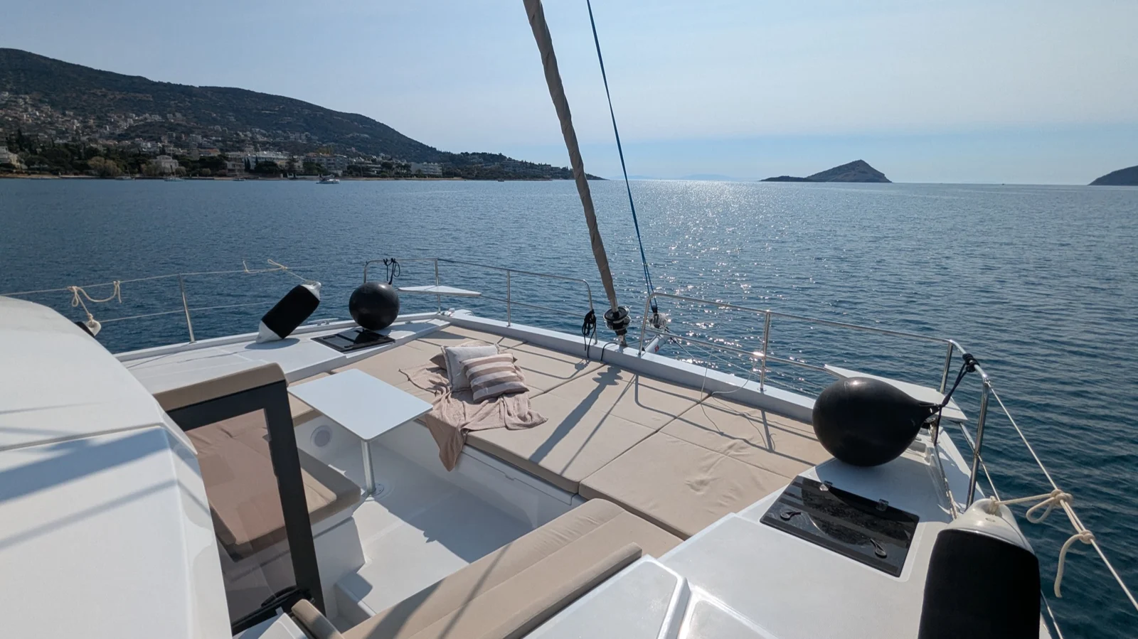 Leo — Bali 4.2 — EGOcharter - Bali 4.2 LEO for charter in Greece