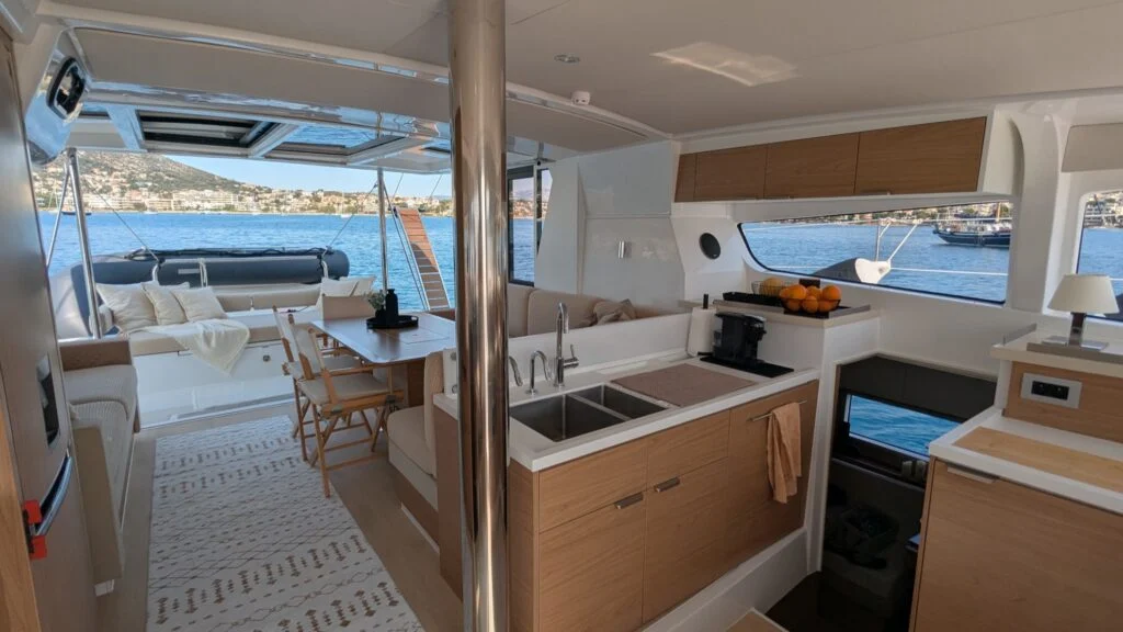 Leo — Bali 4.2 — EGOcharter - Bali 4.2 LEO for charter in Greece