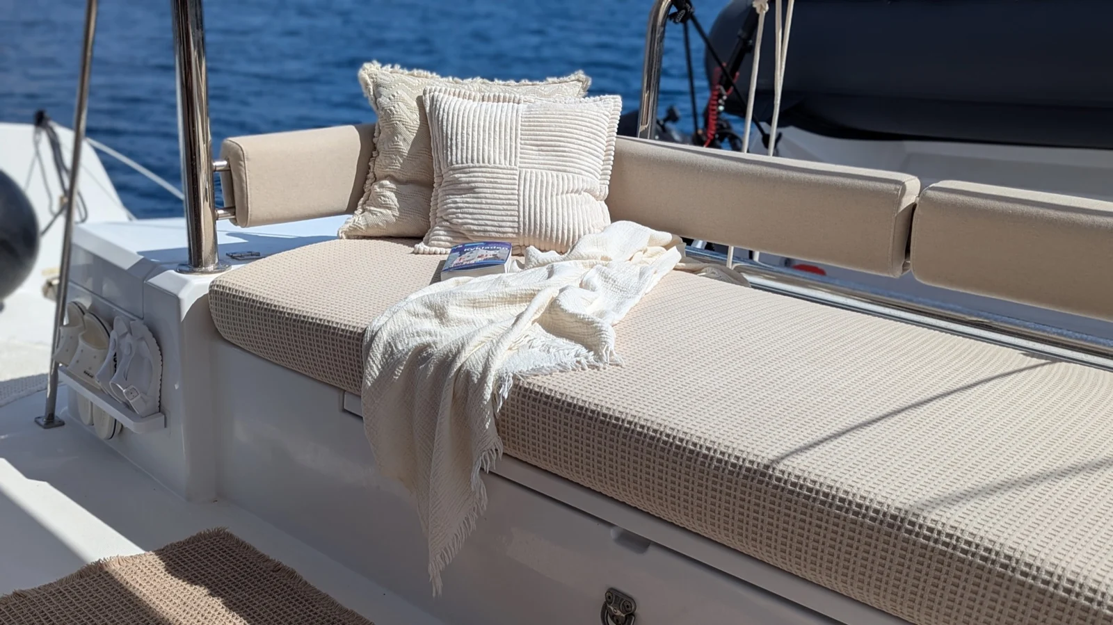 Leo — Bali 4.2 — EGOcharter - Bali 4.2 LEO for charter in Greece