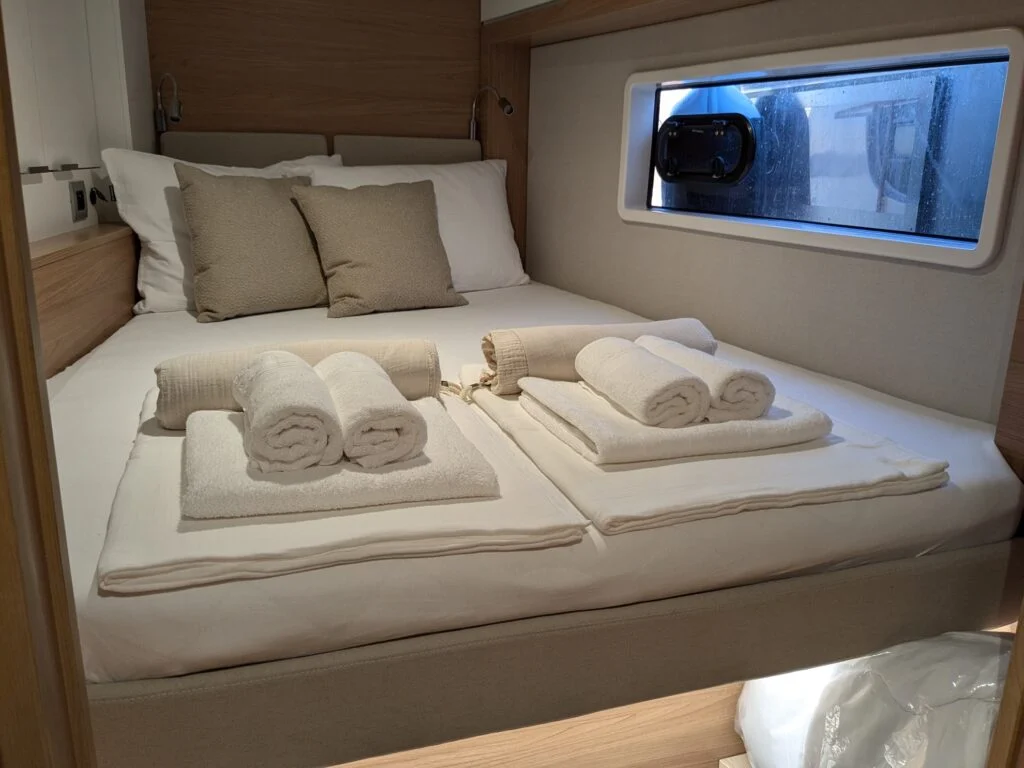Leo — Bali 4.2 — EGOcharter - Bali 4.2 LEO for charter in Greece