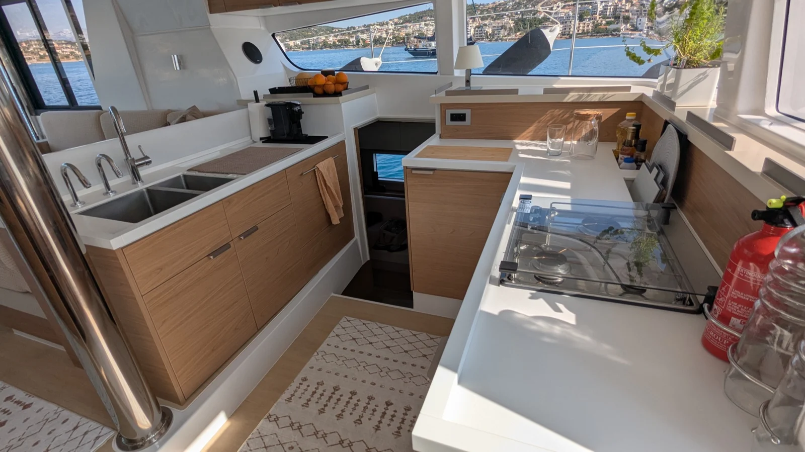 Leo — Bali 4.2 — EGOcharter - Bali 4.2 LEO for charter in Greece